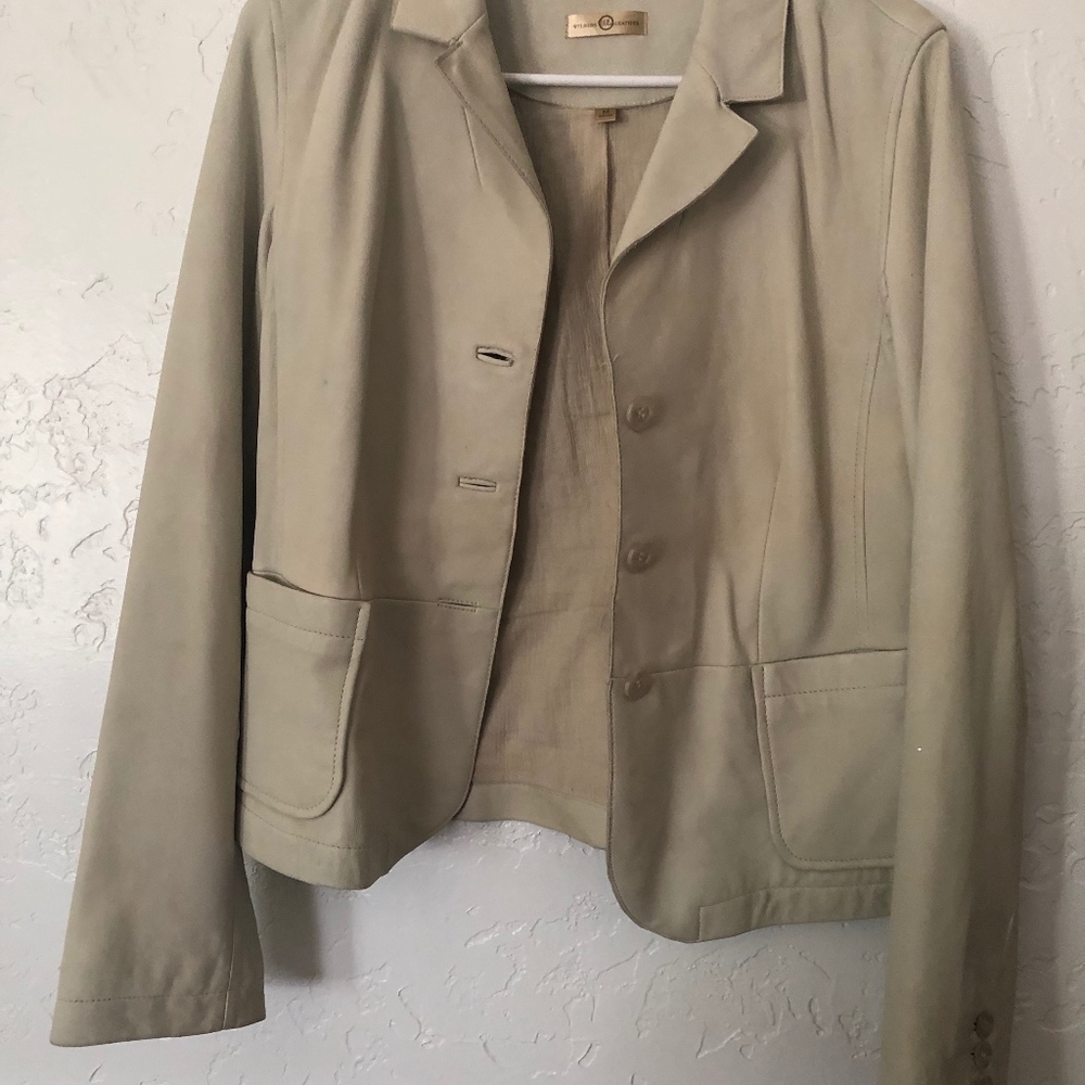 Wilson Leather cream color size Medium jacket